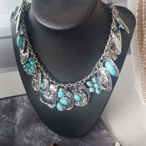 Elegant  Zo Neckless